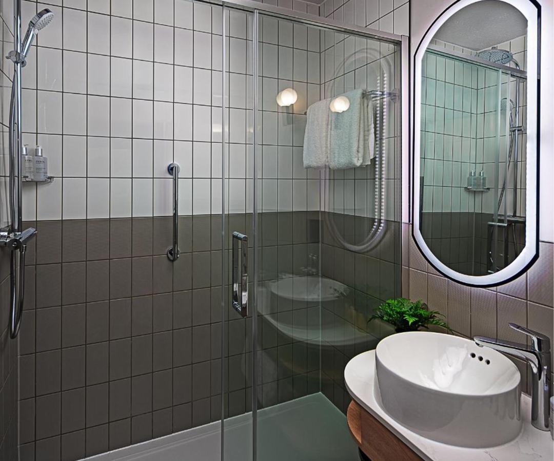 Leonardo Parnell Street 4*